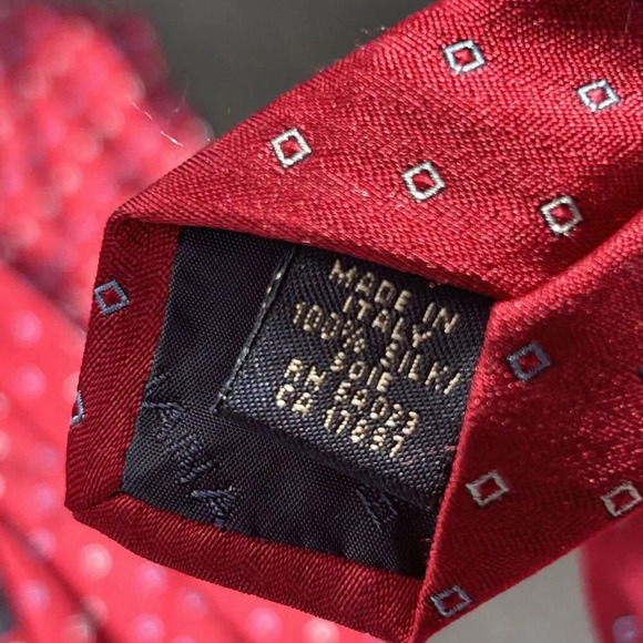 Banana Republic Tie Men's 58" Red 100% Silk 3.5" Wide Made in Italy - Picture 6 of 6